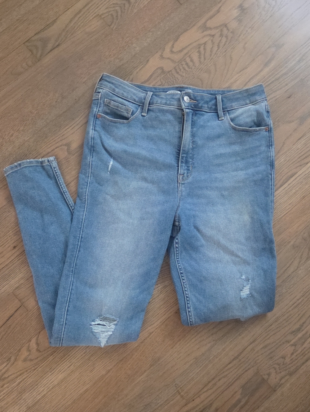 Old Navy Light Blue Skinny Jeans with Subtle Rips